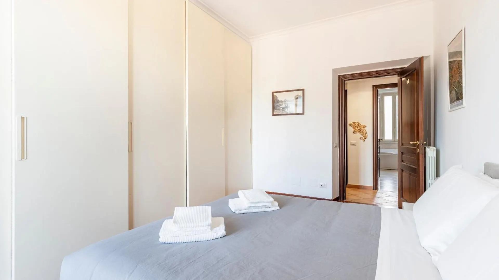 Vatican Art Apartment Rome