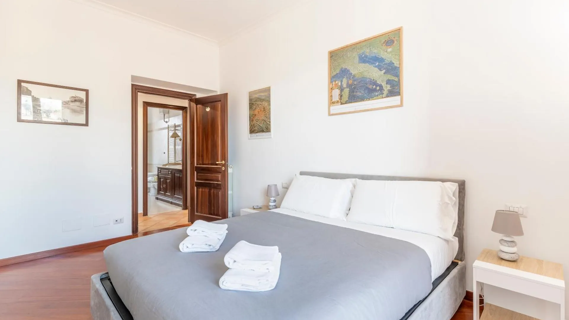 Vatican Art Apartment Rome 0*,  Italy